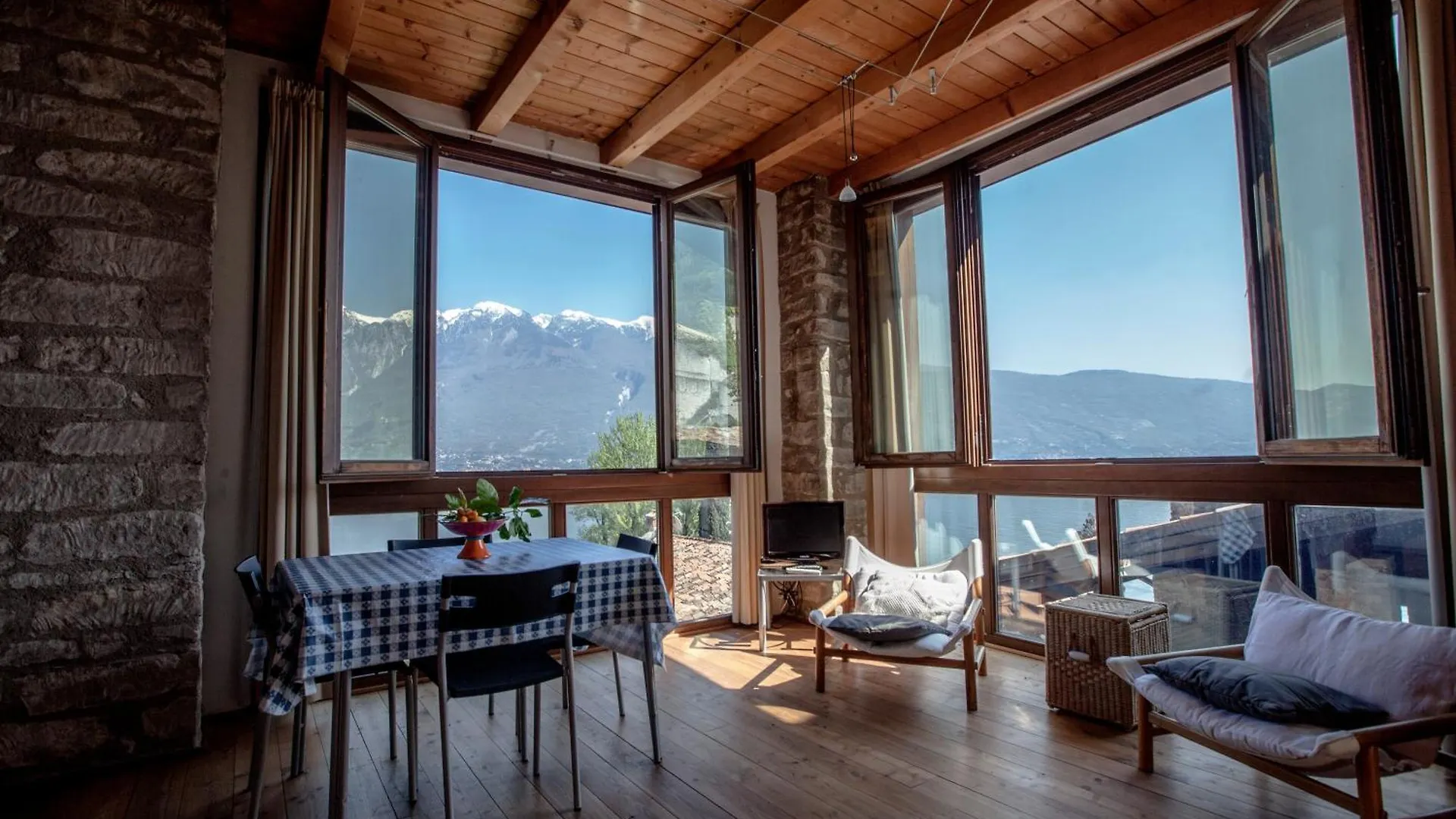 Pra De La Fam B&B Tignale Italien