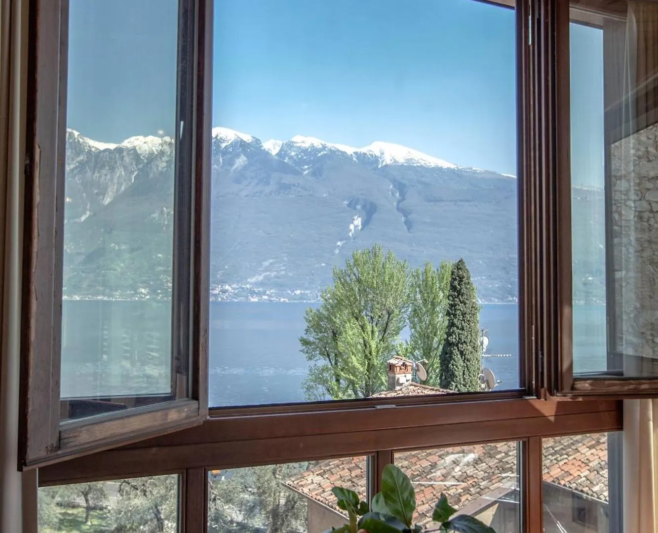 Pra De La Fam B&B Tignale Bed & Breakfast